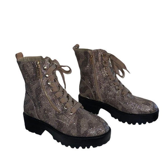 NWOT- Guess Fearne Lug Sole Glitter Gold combat Boots - Picture 10 of 14